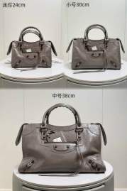 Picture of Balenciaga Handbags _SKUfw239244954fw